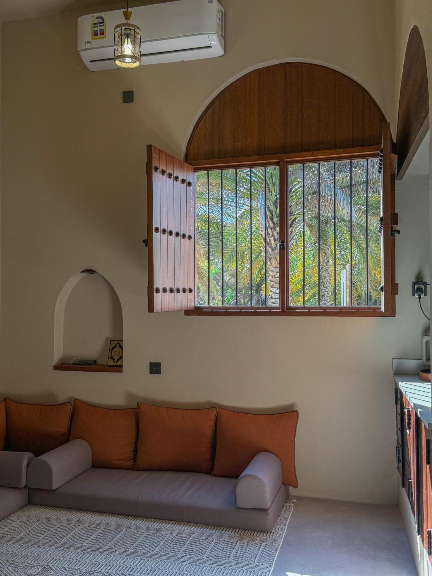 بيت أرض الثراء Rich Land House Nizva Dış mekan fotoğraf